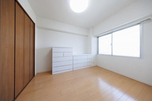 3DK Apartment for Sale in Miyamaedaira, Kawasaki - 61.82m² - Thumbnail 2