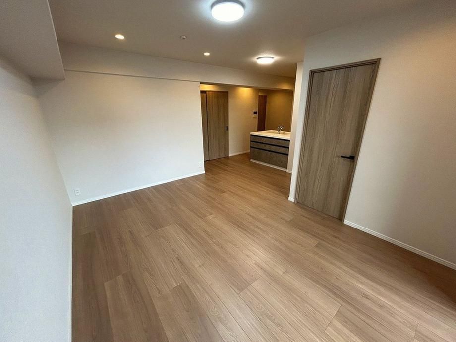 Across Hakata Central Park 3LDK Apartment for Sale in Fukuoka - Thumbnail 2