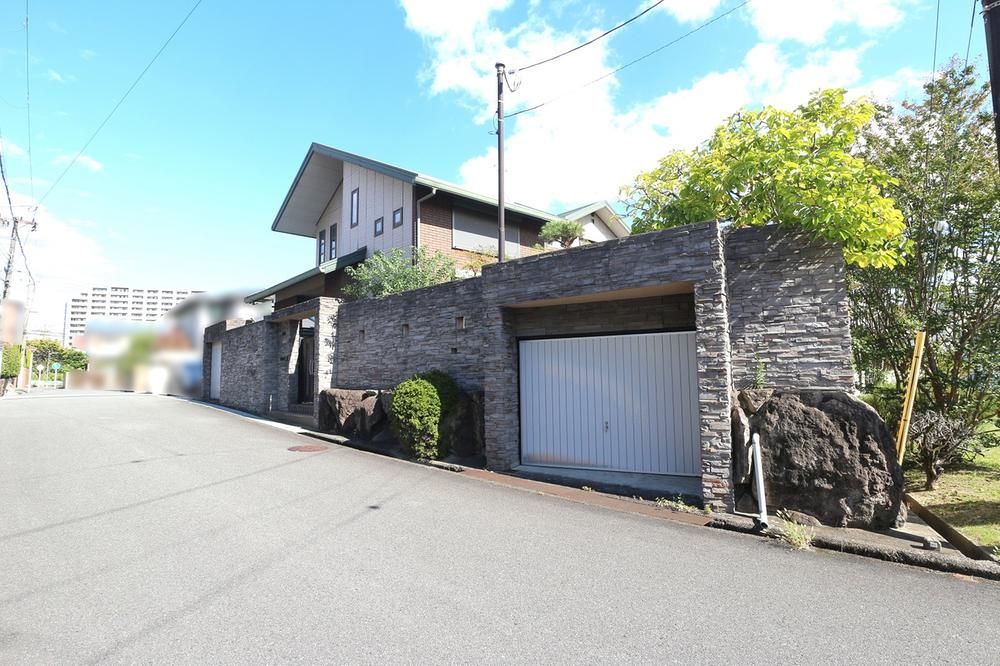 4LDK+3S House for Sale in Suita, Osaka – 185m² - Thumbnail 2