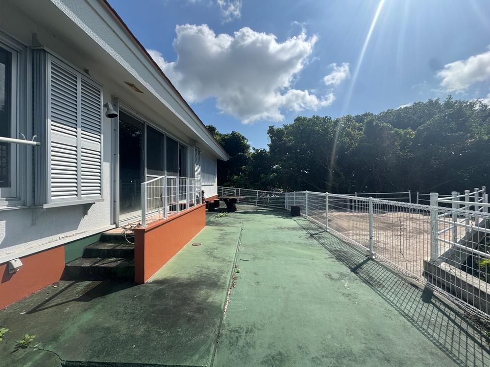 3LDK Used House for Sale in Chatan, Okinawa - 188.74 sqm - Thumbnail 2
