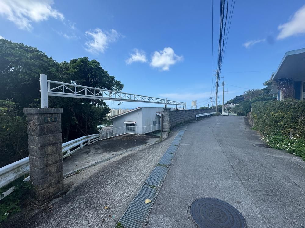 3LDK Used House for Sale in Chatan, Okinawa - 188.74 sqm - Image 1