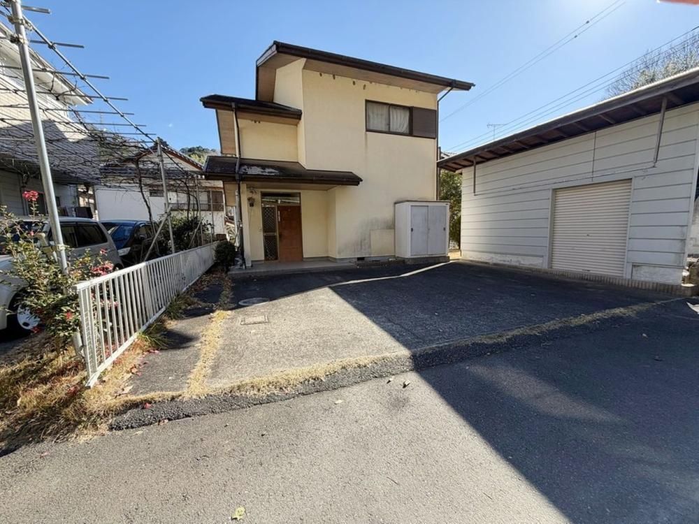 4LDK+S House for Sale in Izu-no-Kuni, Shizuoka - 9 Million Yen - Thumbnail 4