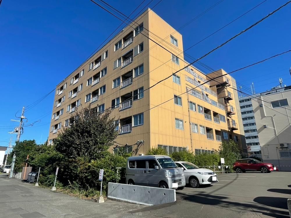 3LDK Apartment for Sale in Shiroishi-ku, Sapporo, 54m2 - Thumbnail 2
