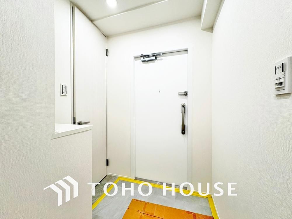 Renovated 2LDK Apartment in Yokohama Nishi Ward - Thumbnail 2