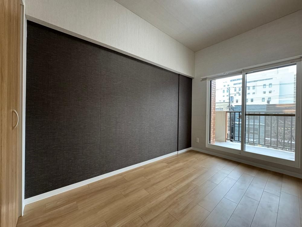 Renovated 2LDK Apartment Near Maruyama Park Station - Thumbnail 3