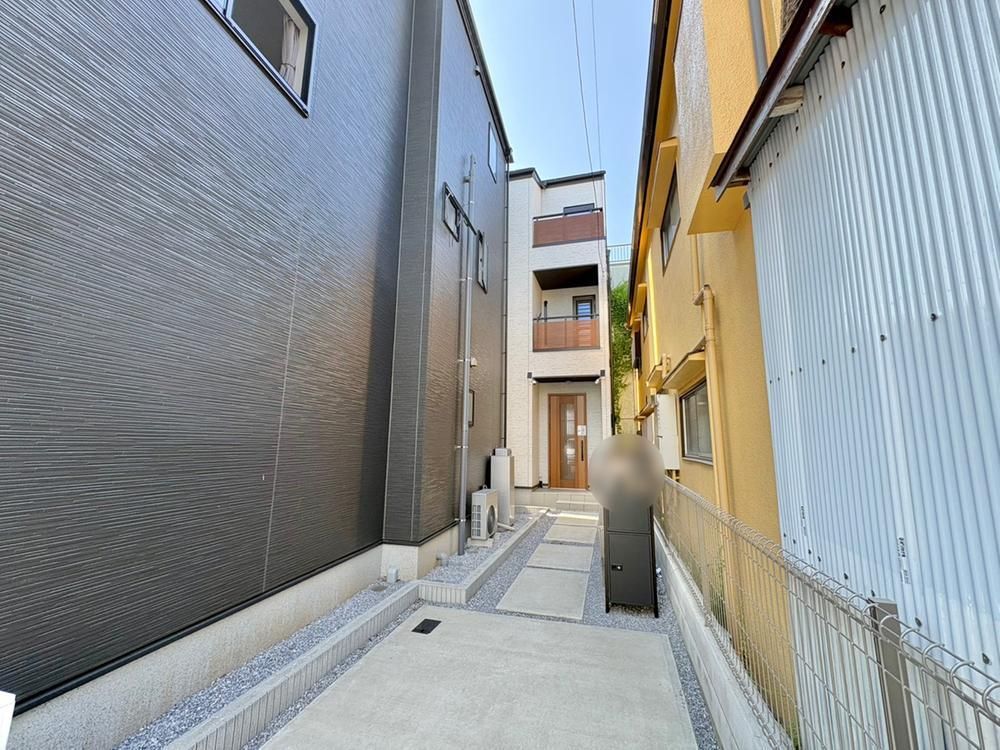 Newly Built 2LDK+S House in Ikebukuro, Tokyo - Thumbnail 4