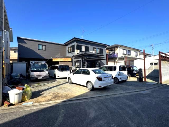 5LDK Detached House for Sale in Hannan, Osaka - 105 Tsubo Land - Thumbnail 3