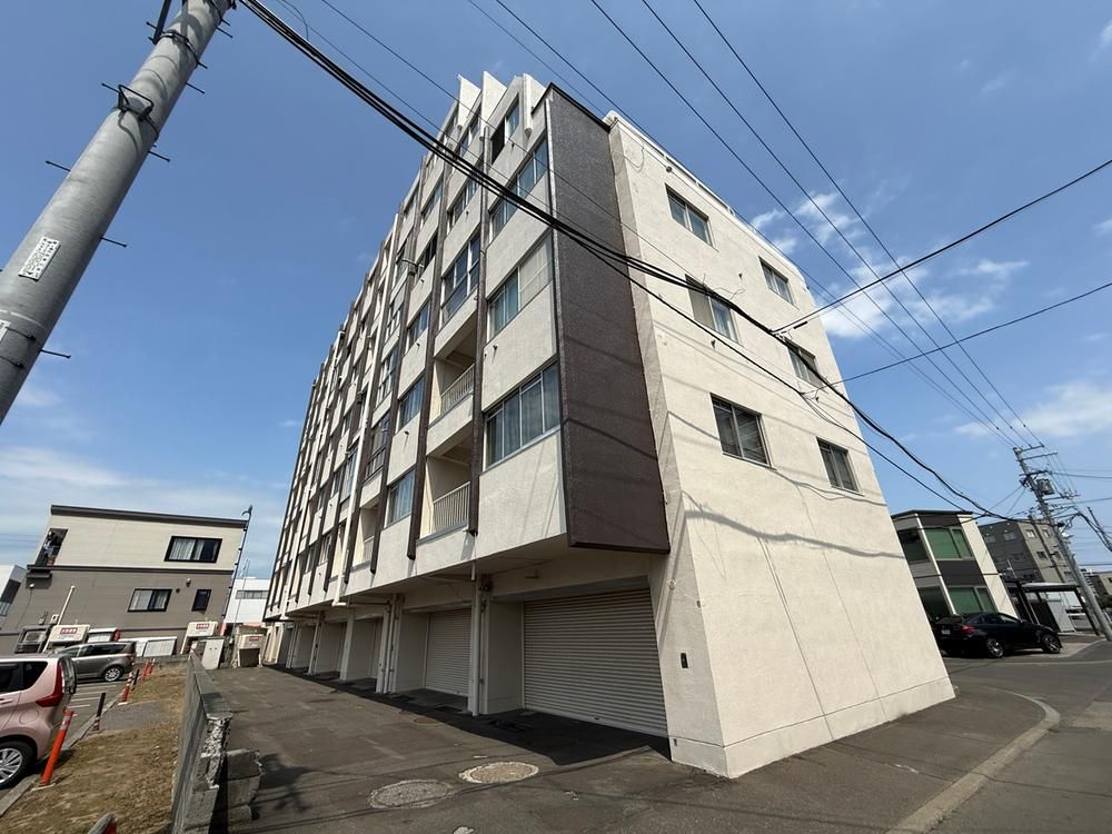 Sapporo Heights 1LDK Apartment for Sale in Toyohira-ku, Sapporo - Thumbnail 2