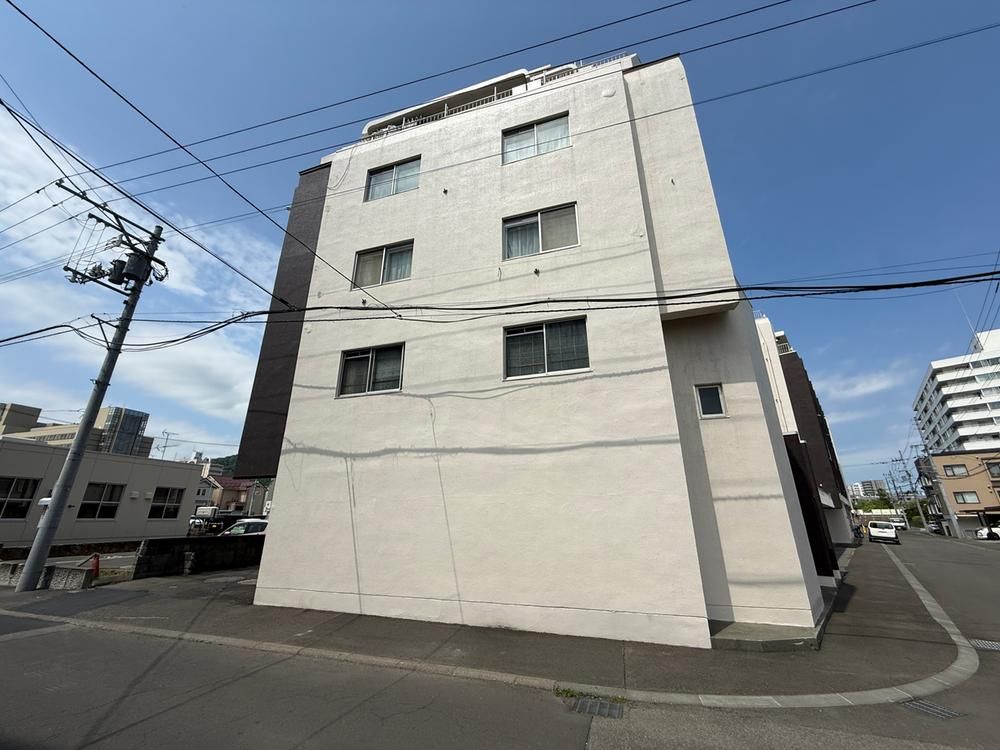 Sapporo Heights 1LDK Apartment for Sale in Toyohira-ku, Sapporo - Thumbnail 3