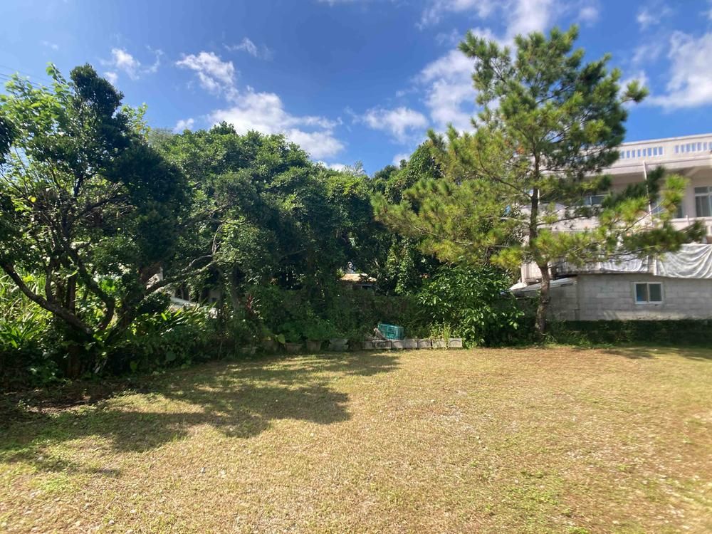 Beachside Land for Sale in Onna Village, Okinawa - 376.81 sqm - Image 1