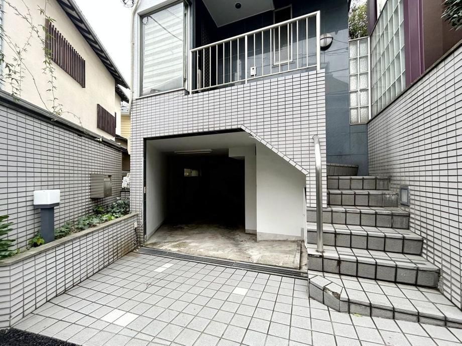 3-Story House with Rooftop Terrace near Nishi-Magome Station, Tokyo - Thumbnail 2