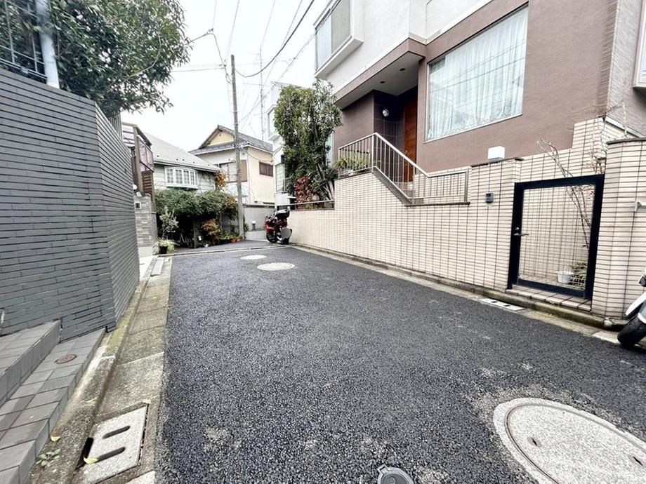 3-Story House with Rooftop Terrace near Nishi-Magome Station, Tokyo - Thumbnail 3