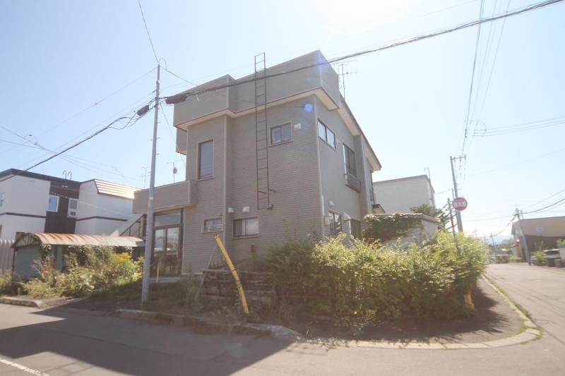 4LDK Corner Lot House for Sale in Toyohira, Sapporo - Thumbnail 3