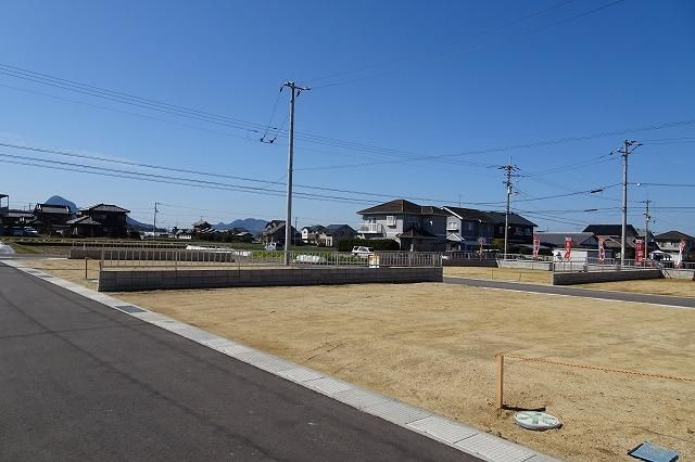 Land for Sale in Marugame City, Kagawa - 186 to 216 sqm - Thumbnail 2