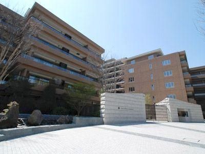 2LDK Apartment for Sale in Hiroo, Shibuya, Tokyo - Thumbnail 4