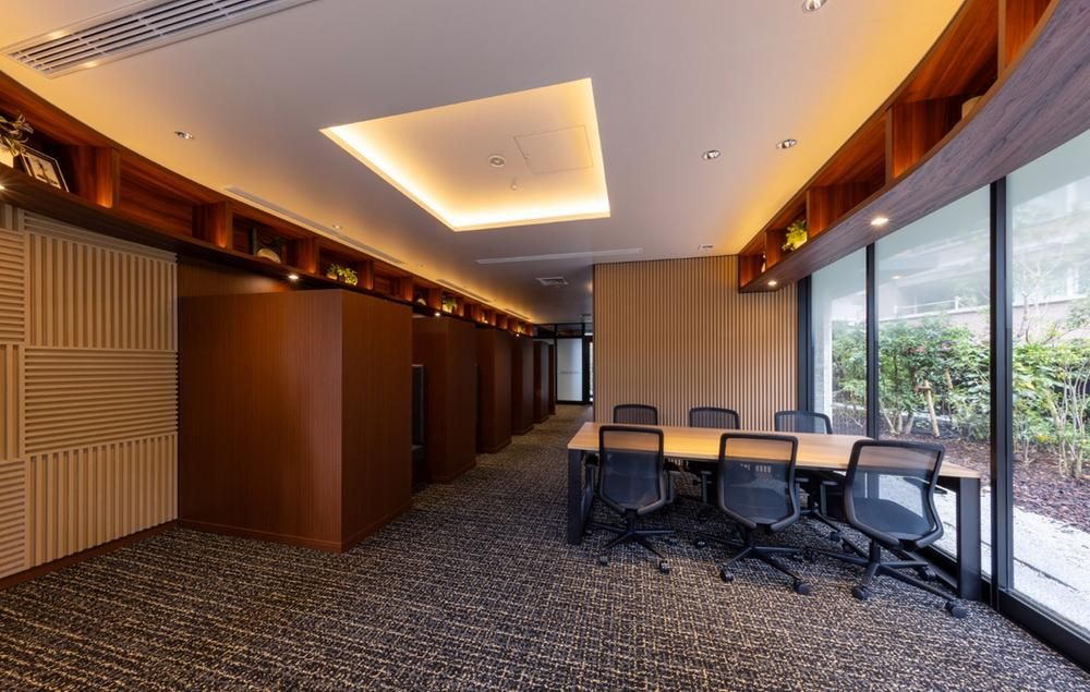 MJR Chihaya Mid Square 2LDK+S Apartment for Sale in Fukuoka - Thumbnail 4