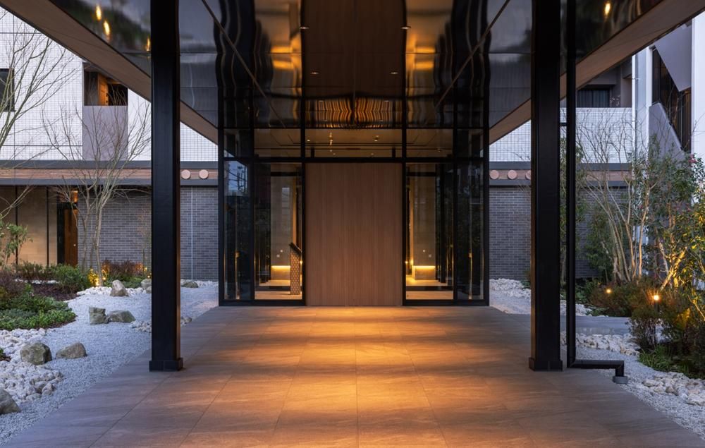 MJR Chihaya Mid Square 2LDK+S Apartment for Sale in Fukuoka - Thumbnail 2