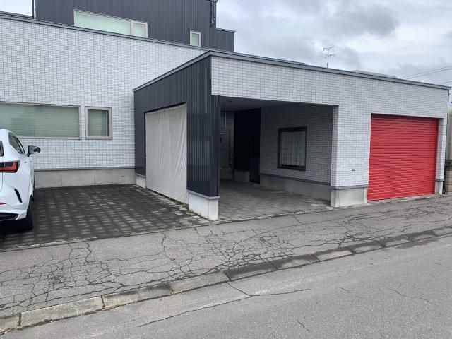 5LDK Renovated Corner Lot House in Asahikawa, Hokkaido - Thumbnail 2