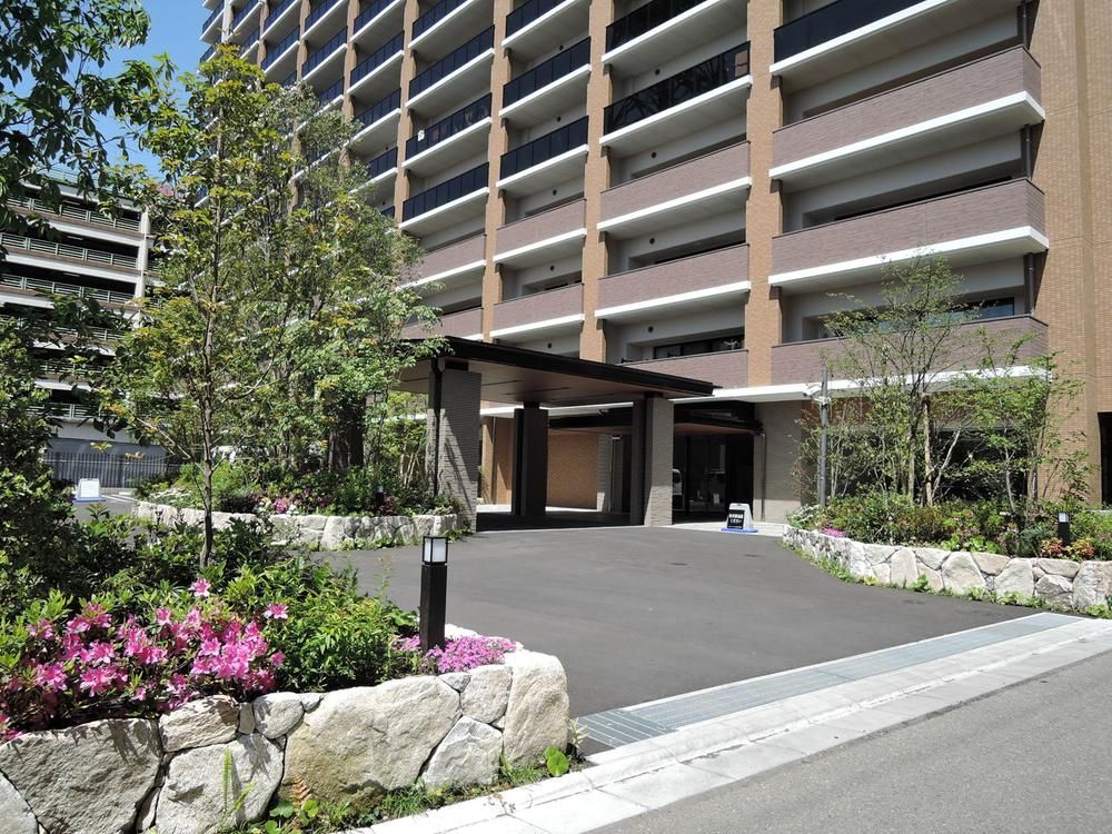 3LDK Top-Floor Apartment for Sale Near Miyazaki Station - Thumbnail 2