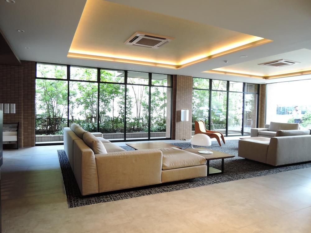 3LDK Top-Floor Apartment for Sale Near Miyazaki Station - Thumbnail 3