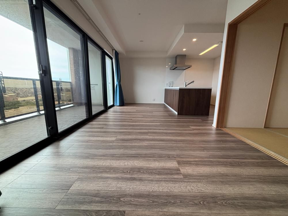 3LDK Top-Floor Apartment for Sale Near Miyazaki Station - Thumbnail 4