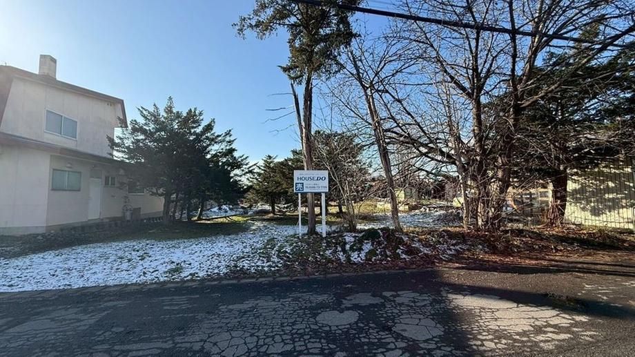 Land for Sale in Higashitakasu, Asahikawa - 561m2 - Image 1