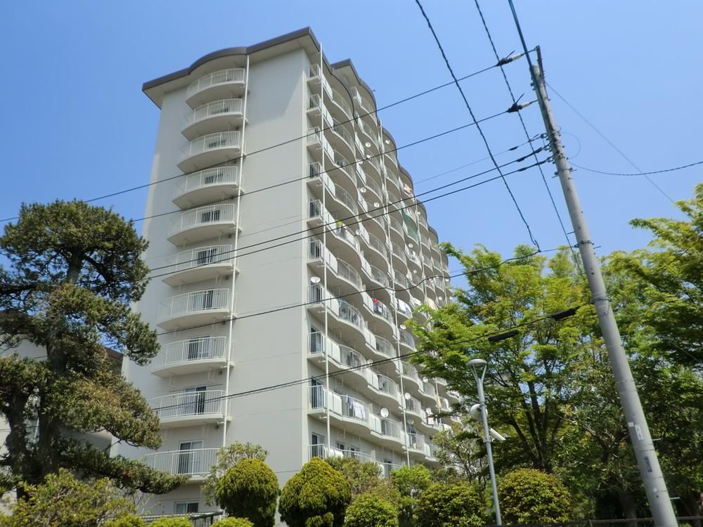 Spacious 4LDK Apartment for Sale Near Fujishiro Station, Toride - Thumbnail 2