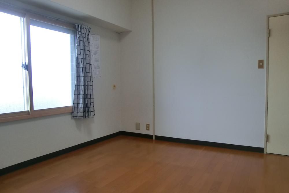 Spacious 4LDK Apartment for Sale Near Fujishiro Station, Toride - Thumbnail 4