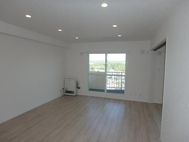 Renovated 3LDK Apartment for Sale in Minami-ku, Sapporo - Thumbnail 4