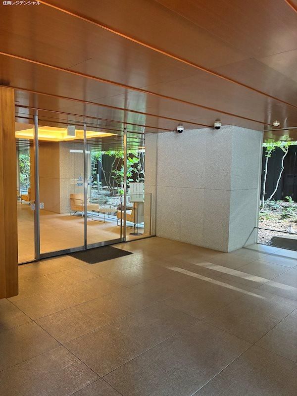 2LDK Apartment for Sale in Shinjuku, Tokyo - Park Court Kagurazaka - Thumbnail 4