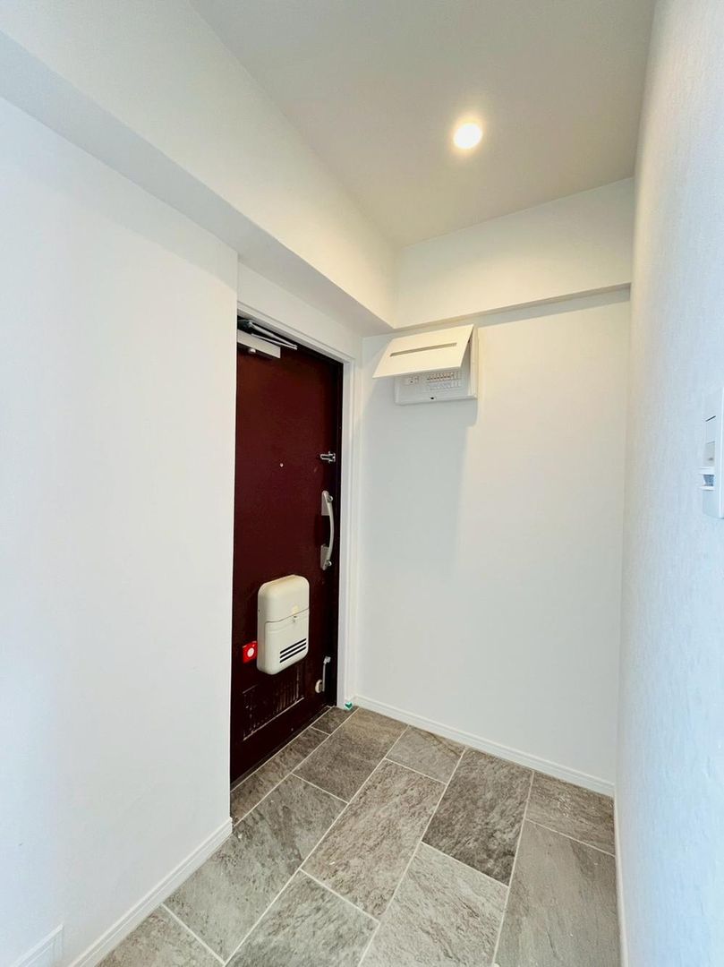 Renovated 2LDK Apartment in Chigasaki, Kanagawa - Thumbnail 3
