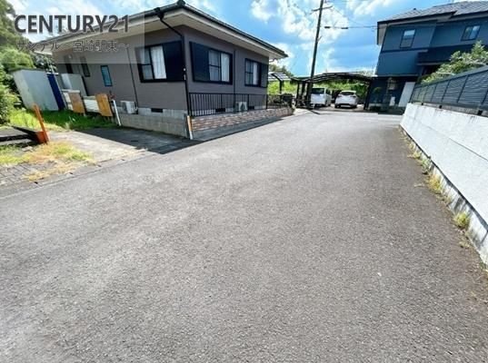 Renovated 3LDK House for Sale in Miyakonojo City, Miyazaki - Thumbnail 2