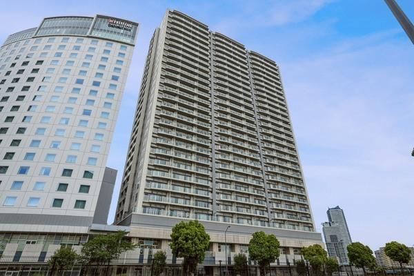 2LDK Apartment for Sale in Minatomirai, Yokohama - Thumbnail 2