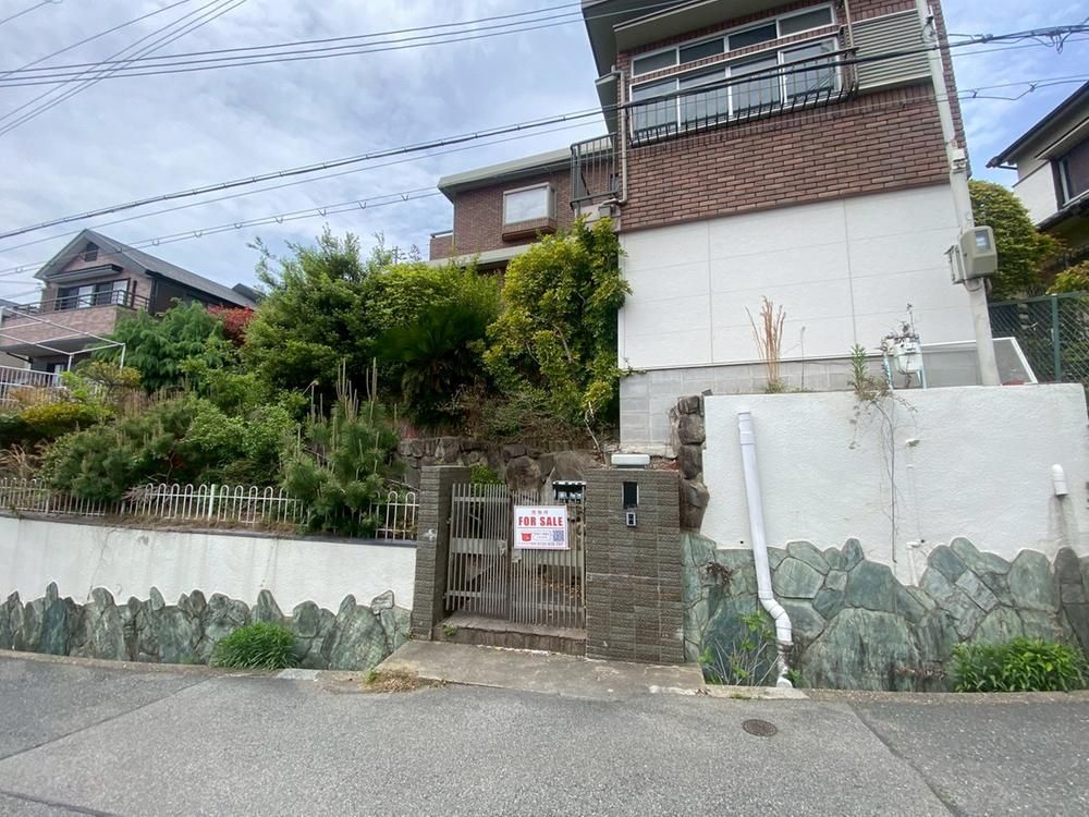 7LDK House for Sale in Tarumi-ku, Kobe, 508 sqm Land - Thumbnail 3