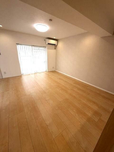 Renovated 3LDK Apartment in Funabashi, Chiba - 69.1m2 - Thumbnail 2