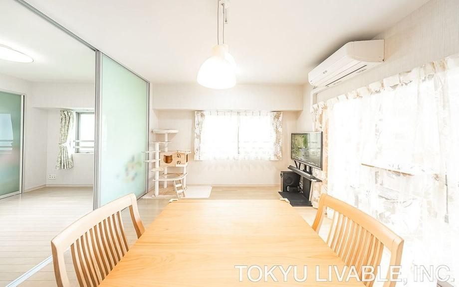 Corner Unit Apartment Near Yokohama Station in Nishi Ward - Thumbnail 3