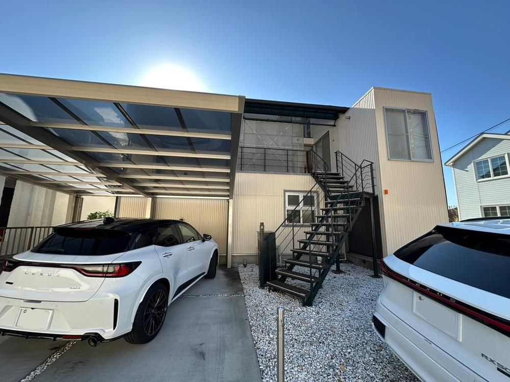 Renovated 2LDK+S House with Solar Power in Hayama - Thumbnail 2