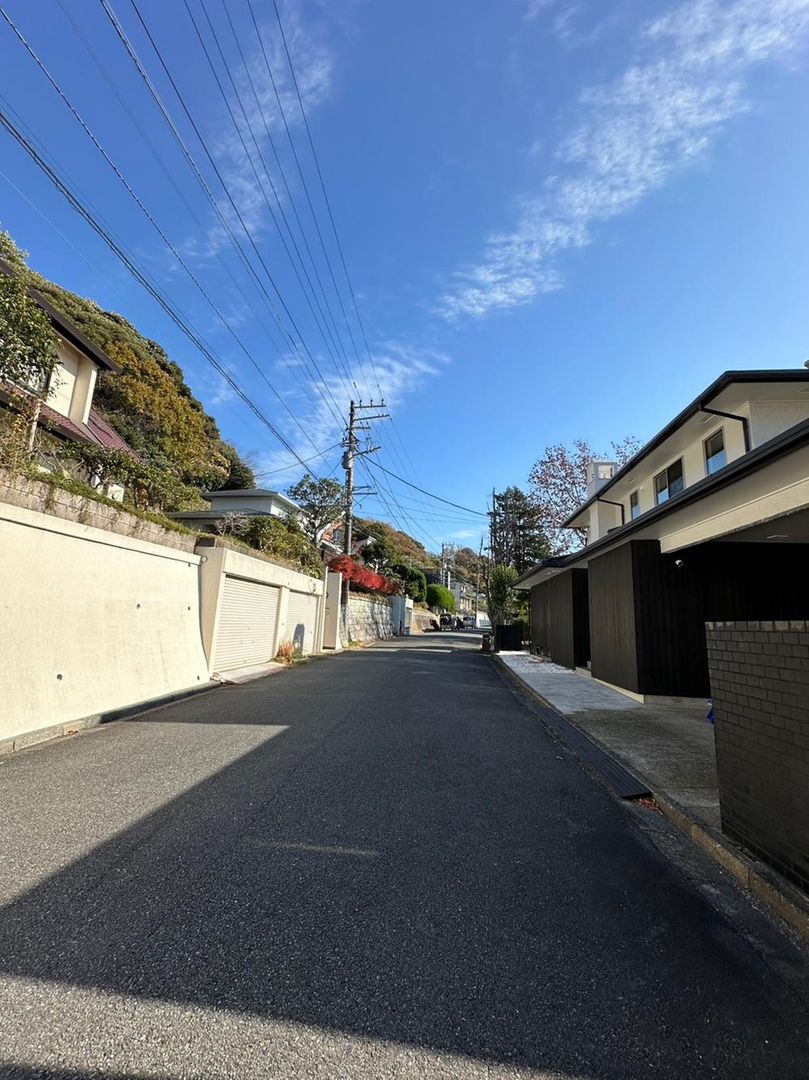 Renovated 2LDK+S House with Solar Power in Hayama - Thumbnail 3