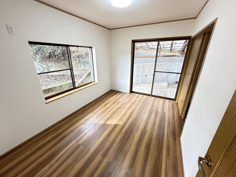 Renovated 4LDK House with 3 Car Parking in Kani, Gifu - Thumbnail 4