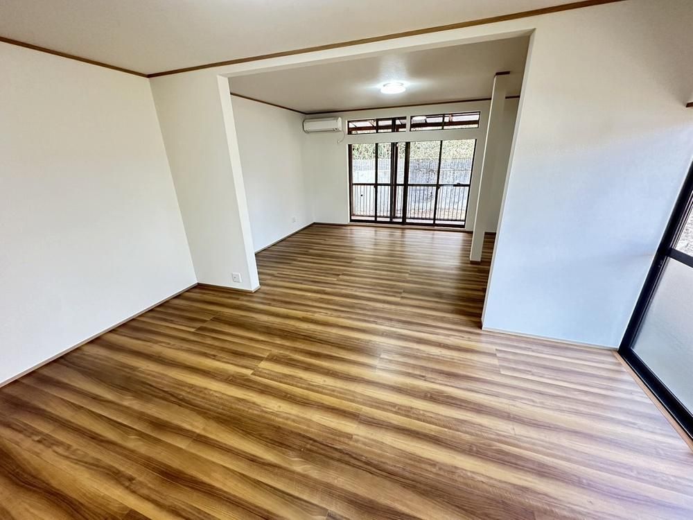 Renovated 4LDK House with 3 Car Parking in Kani, Gifu - Thumbnail 3