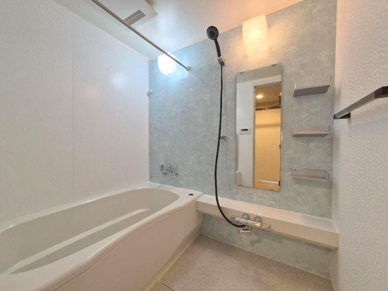 3LDK Renovated Apartment in Minato Ward, Osaka for 29.8 Million Yen - Thumbnail 4