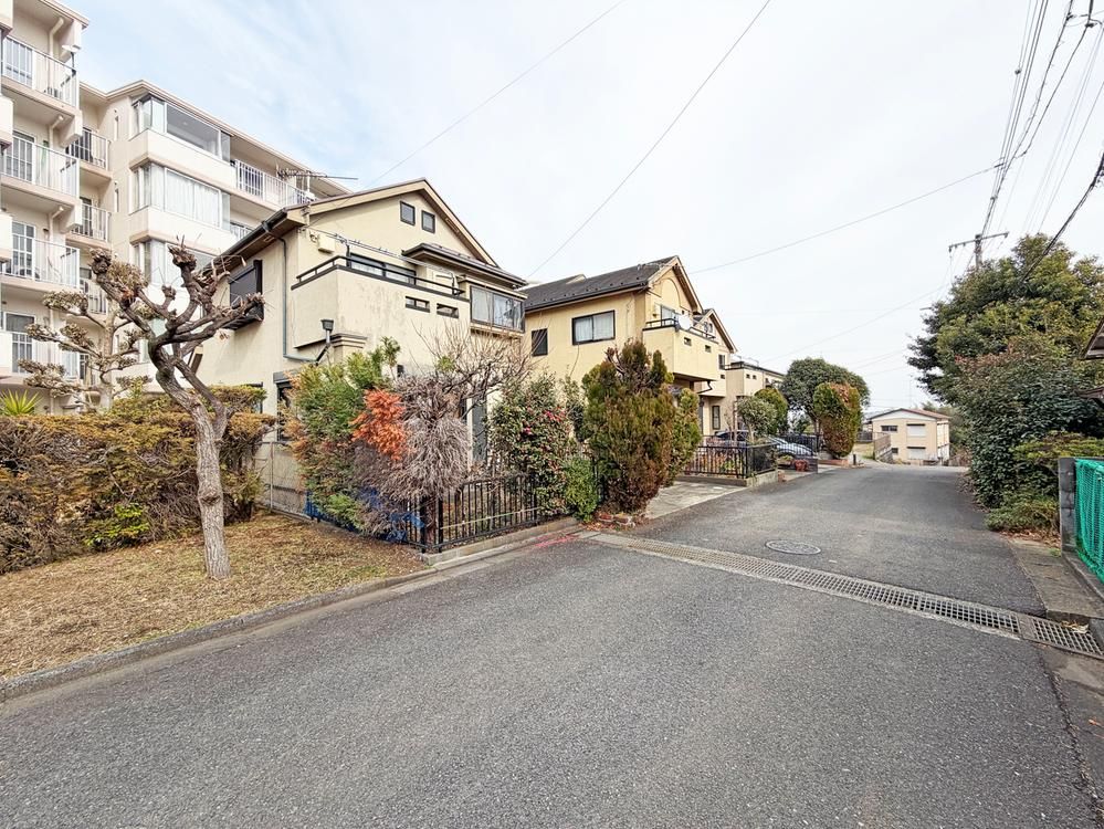 Renovated 4LDK House in Hadano with Garage and Garden - Thumbnail 3