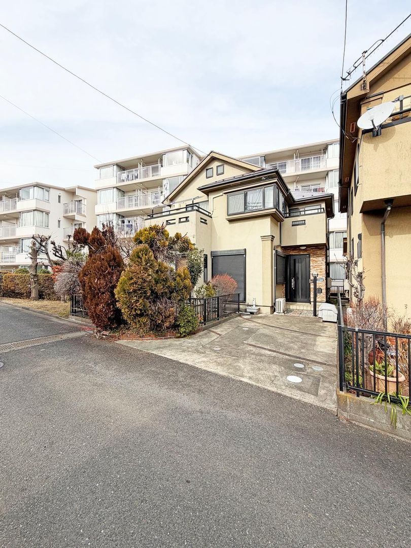 Renovated 4LDK House in Hadano with Garage and Garden - Thumbnail 2