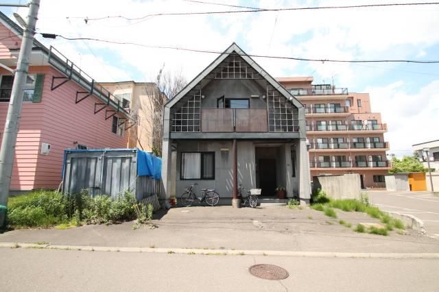 5LDK House for Sale in Shiroishi-ku, Sapporo Near Subway - Thumbnail 2