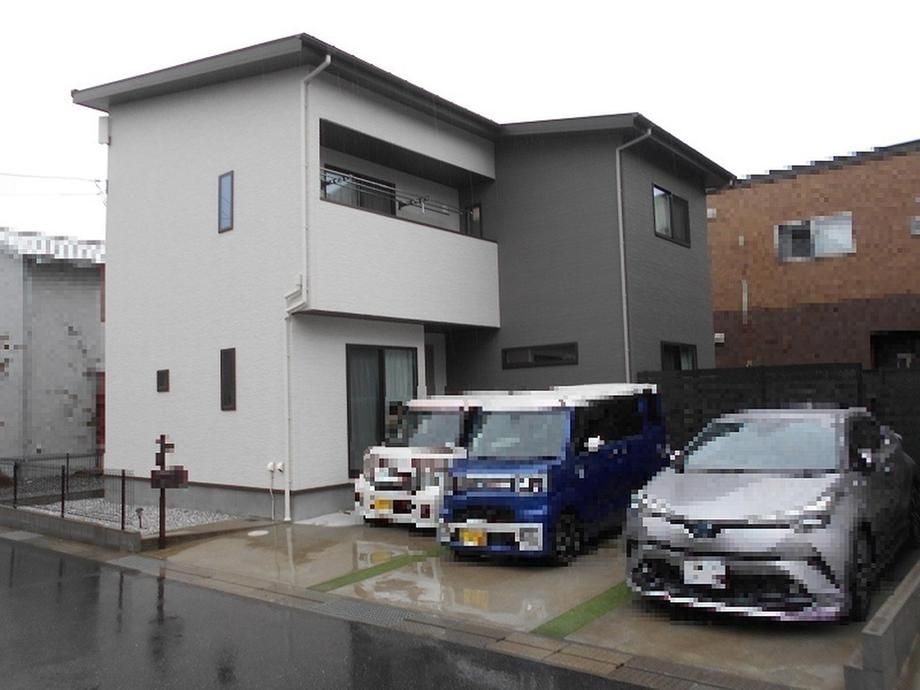 4LDK House for Sale in Nankoku, Kochi with Solar Panels - Image 1
