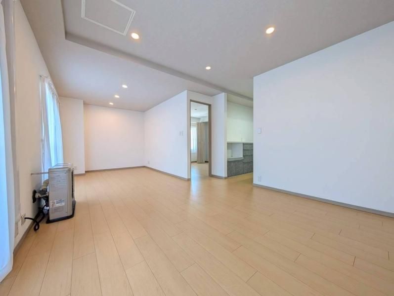 Renovated 2LDK Top Floor Apartment in Chuo-ku, Sapporo - Thumbnail 4