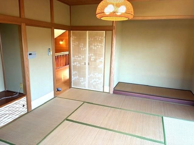 Spacious RC House with Sagami Bay Views in Kawana, Ito City - Thumbnail 3