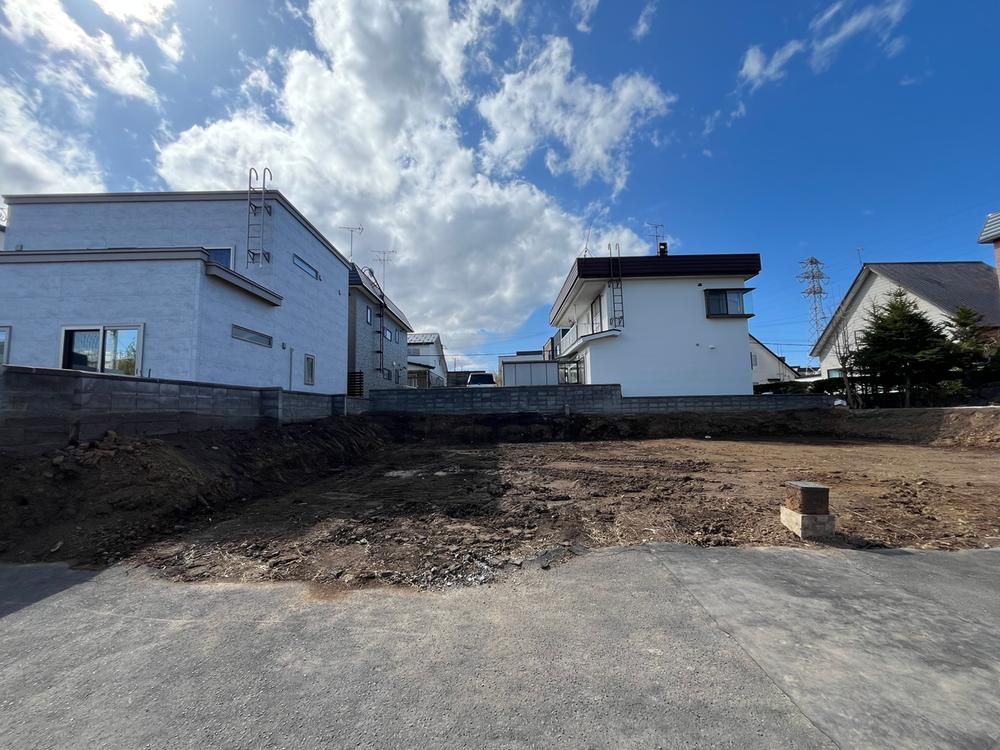 Land for Sale in Teine-ku, Sapporo - 135m2 Near Inaho Station - Thumbnail 4