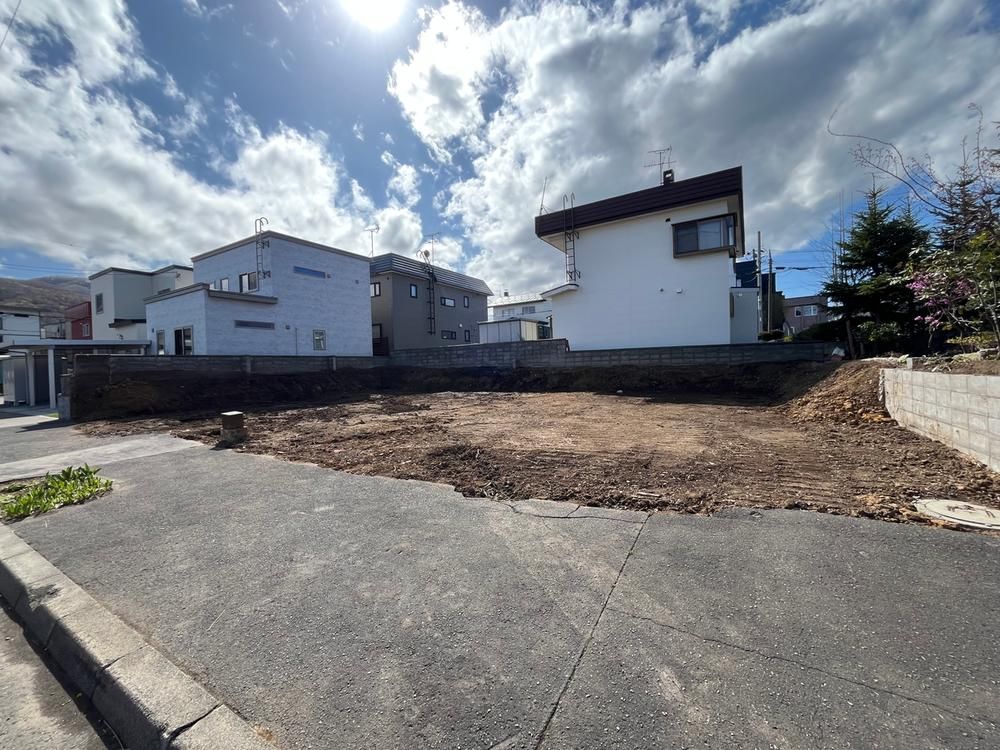 Land for Sale in Teine-ku, Sapporo - 135m2 Near Inaho Station - Thumbnail 3