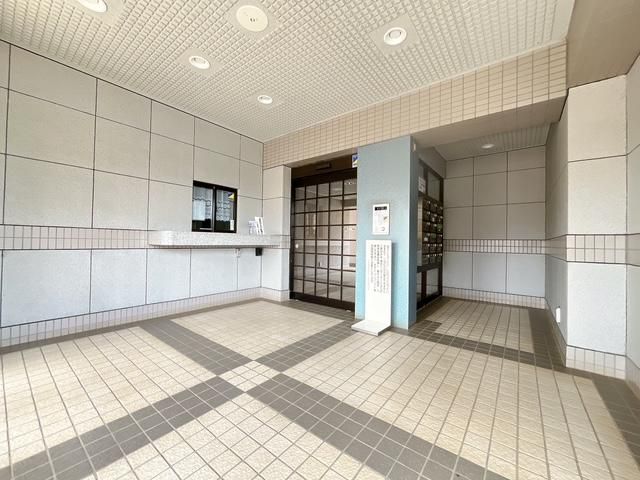 2LDK+S Renovated Apartment in Narashino, Chiba - Thumbnail 3